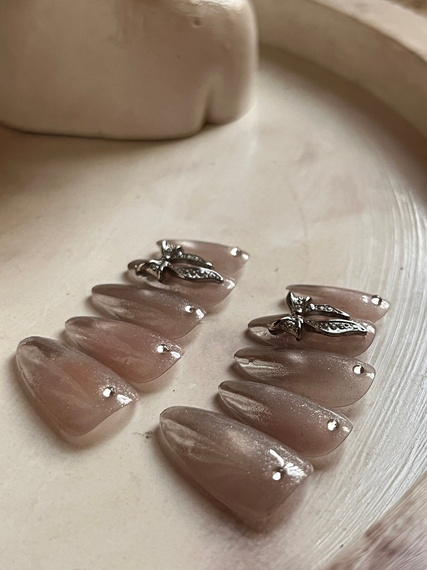 SILVER TIPS CATEYE
