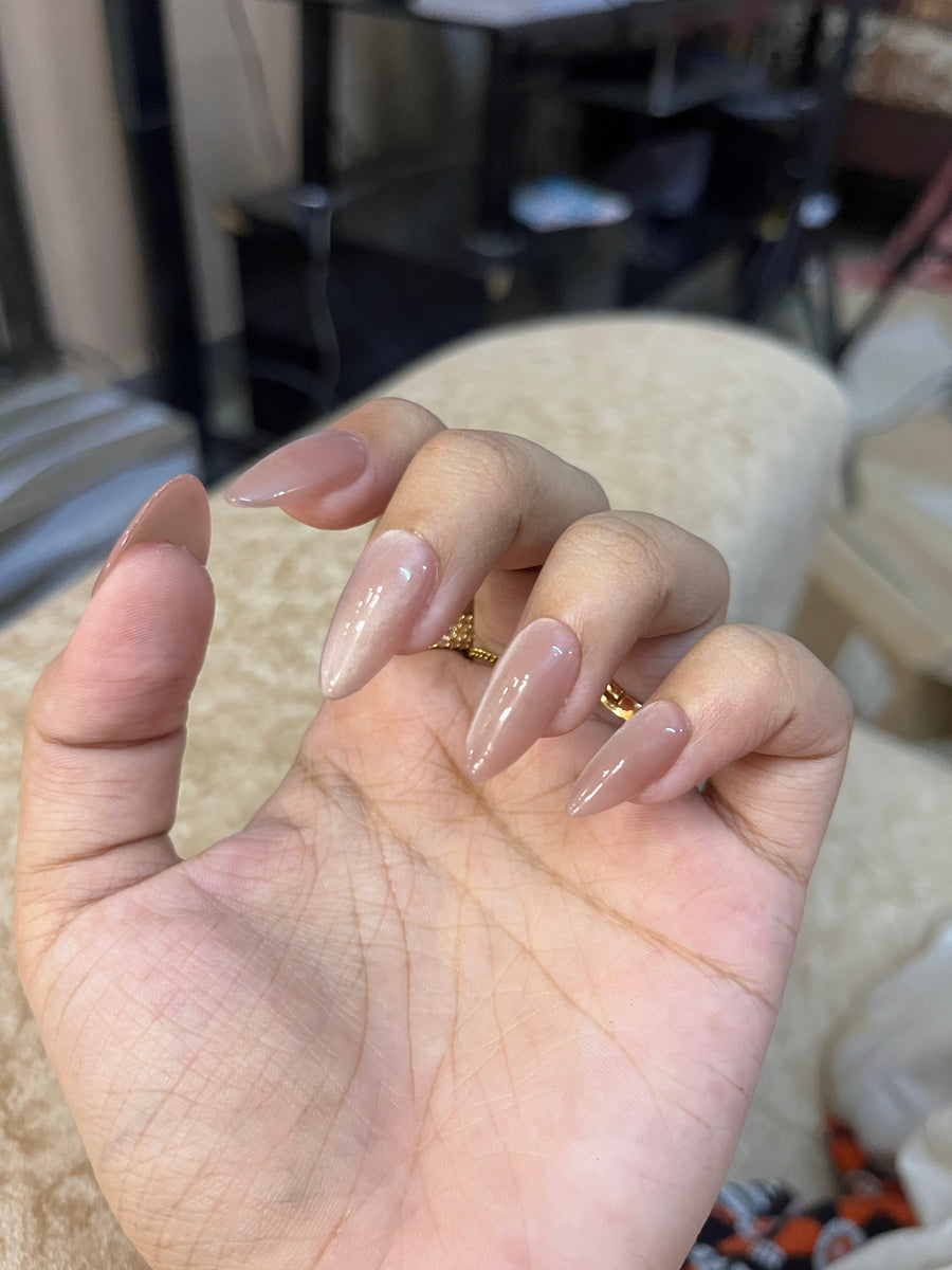 Medium almond